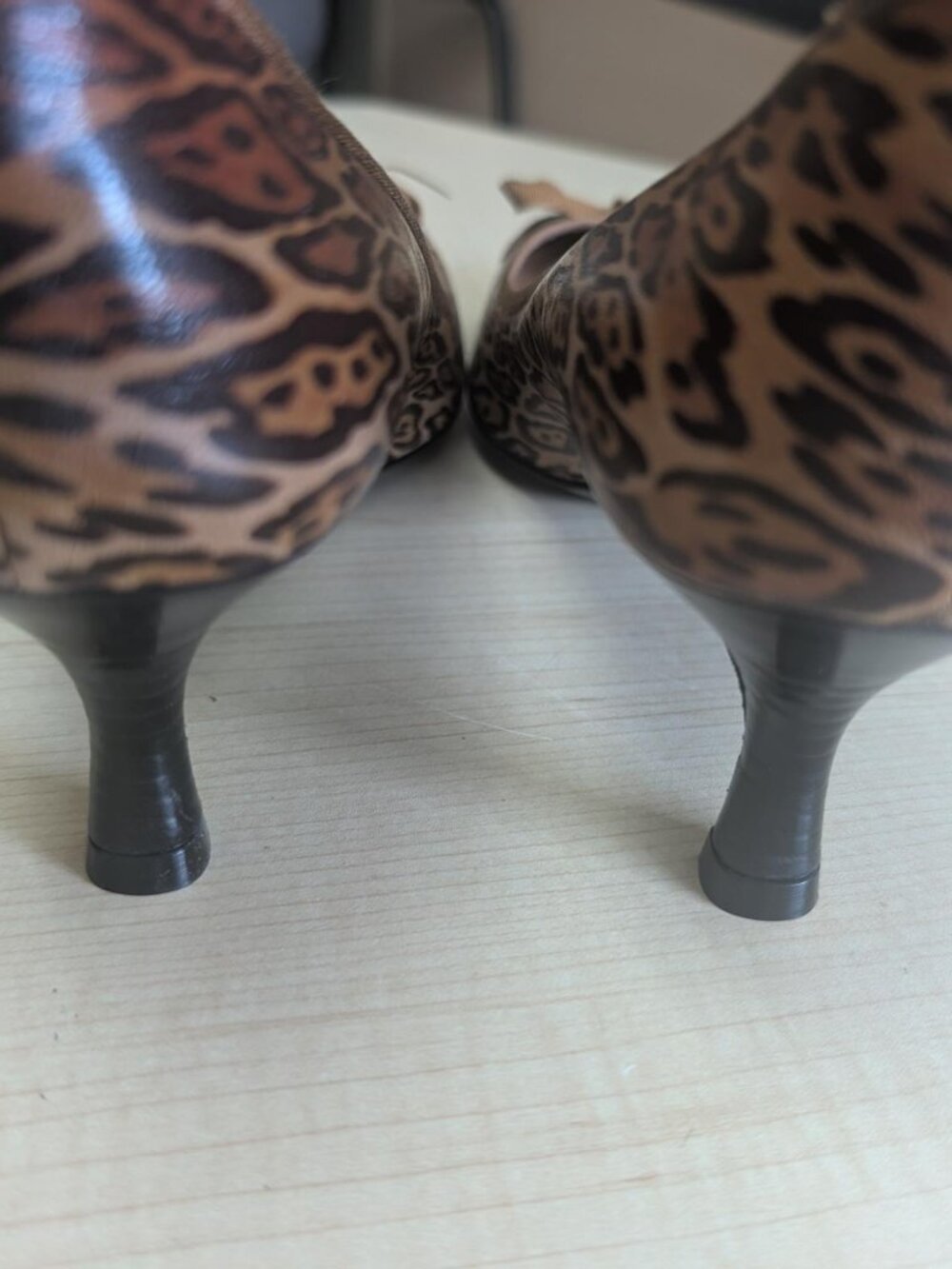 NIB Delman Lucy Leopard Leather Women's Pumps Size 10 - Picture 4 of 5